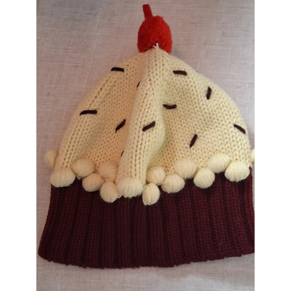 Neff Cupcake‎ Beanie Kids Knit Winter Hat Brown Cream Red Cherry Pom Pom